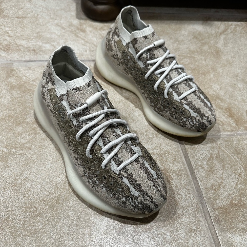 Yeezy men’s Sneakers - Gray and Cream